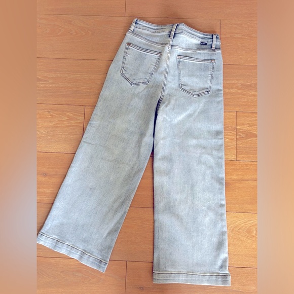 Risen jeans. Wide leg. - Picture 3 of 7